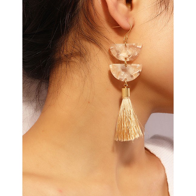 LRC Anting Gantung Fashion Beige Geometric Tassel Earrings D63055