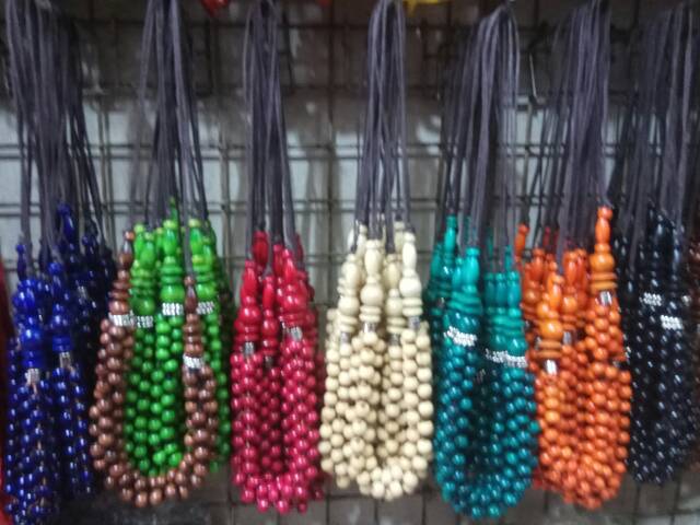 Kalung kayu bola boni warna warni