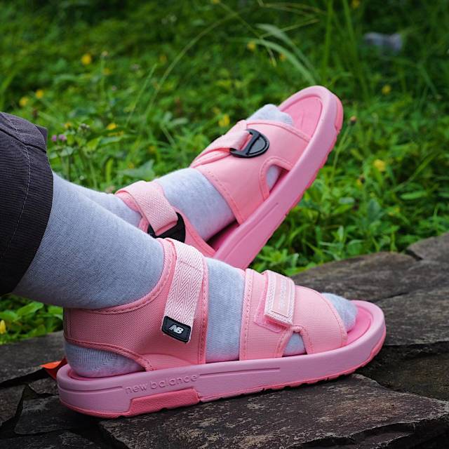 NEW BALANCE CARAVAN BEACH SANDAL PINK