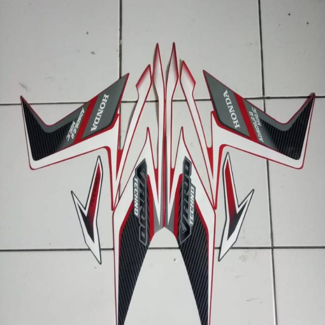 Stiker striping Honda Vario techno old 125 2011 merah