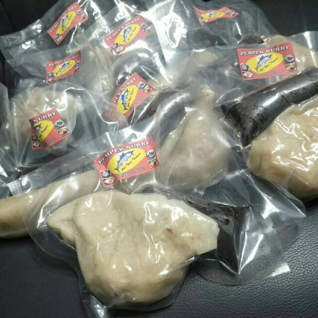 

Pempek Asli Palembang Nurry( Kapal Selam, Lenjer dan Tekwan)