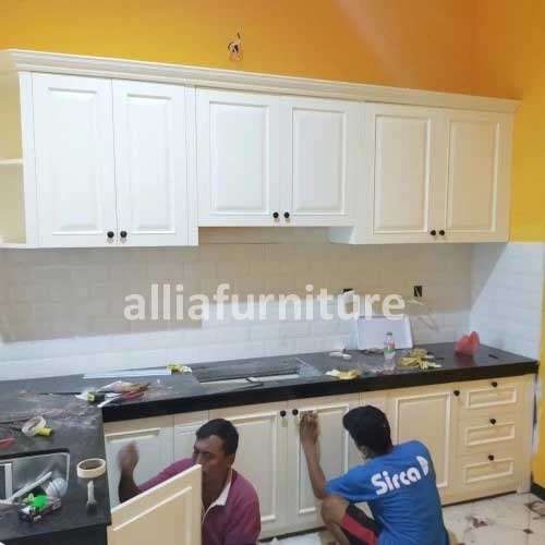 Kitchen set kayu mahoni - Lemari dapur kayu mahoni - Jasa pembuatan furniture kayu mahoni