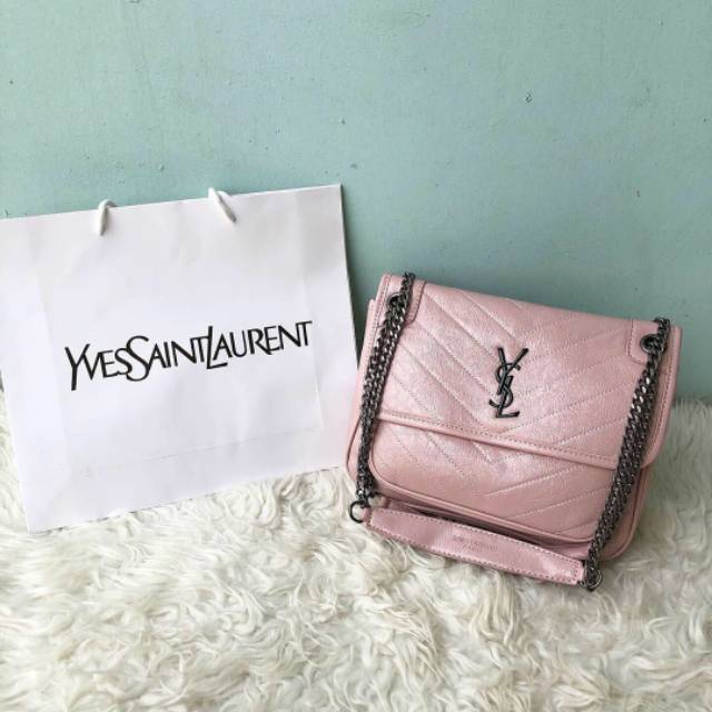 

YSL NIKKE FREE PAPERBAG