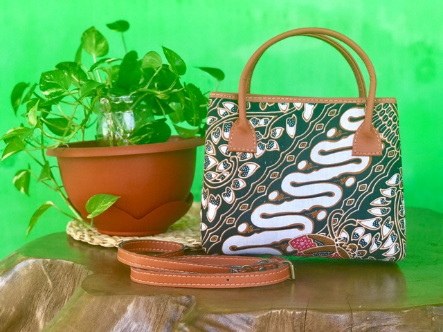 Webe batik vinil (motif di kirim sesuai stock )