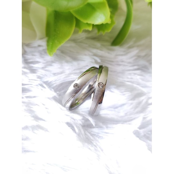 Cincin Titanium Garis Permata Doff Gold Silver