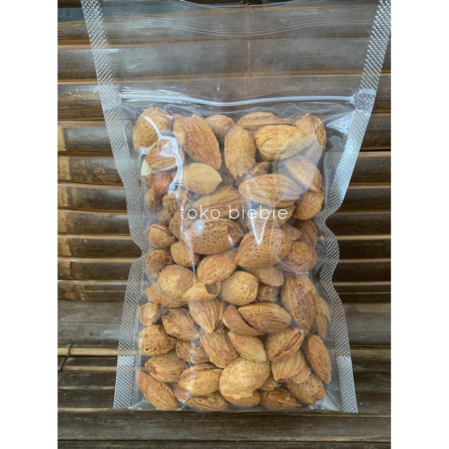 

Kacang Almond Panggang 250Gr Dafa.Olshop