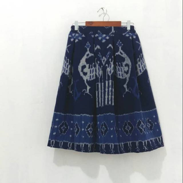 Rok tenun motif sumba merak original