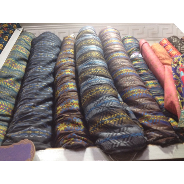 LURIK KATUN YOGYA KOMBINASI TENUN NTT