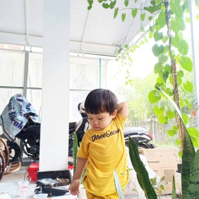 Three Second Anak (CMT)