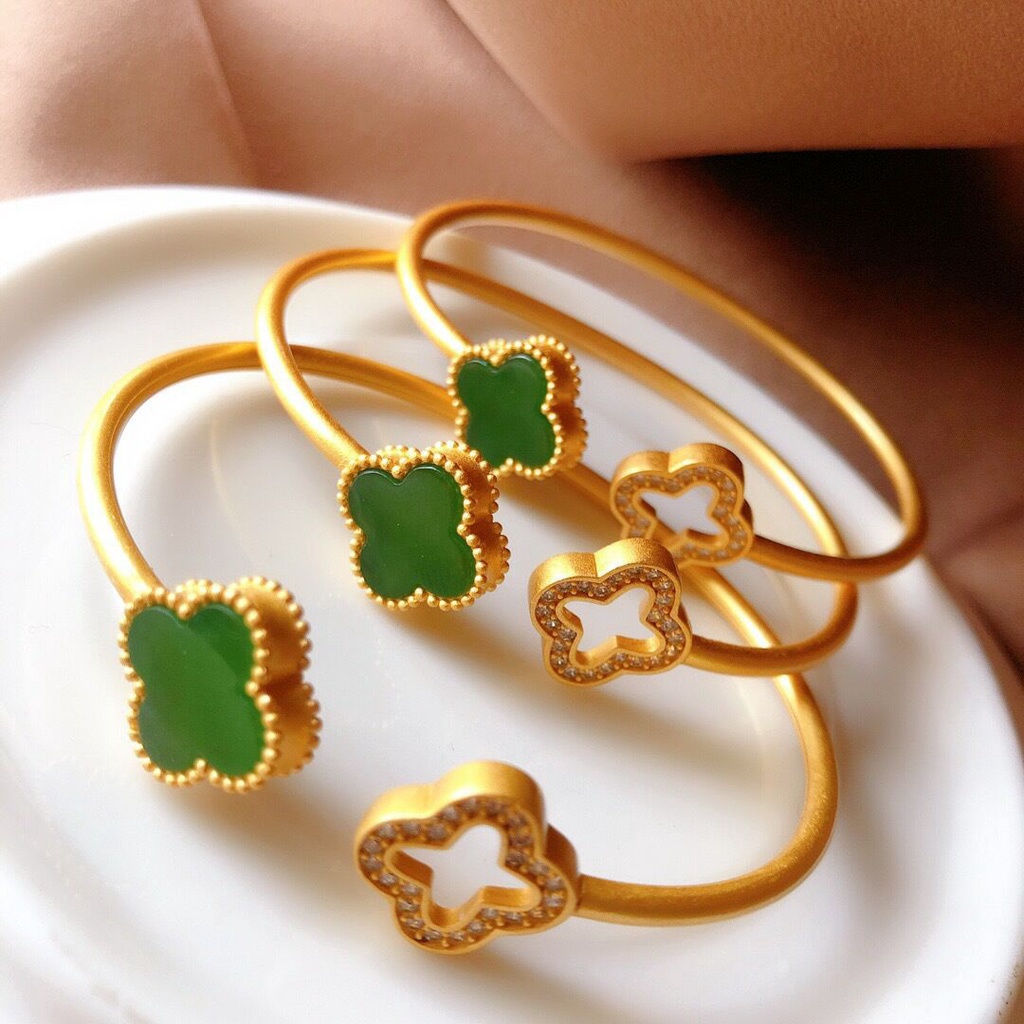 Gelang Model Terbuka Bahan Stainless Steel 925 Lapis Silver Desain Daun Clover Jasper Giok Putih Untuk Wanita