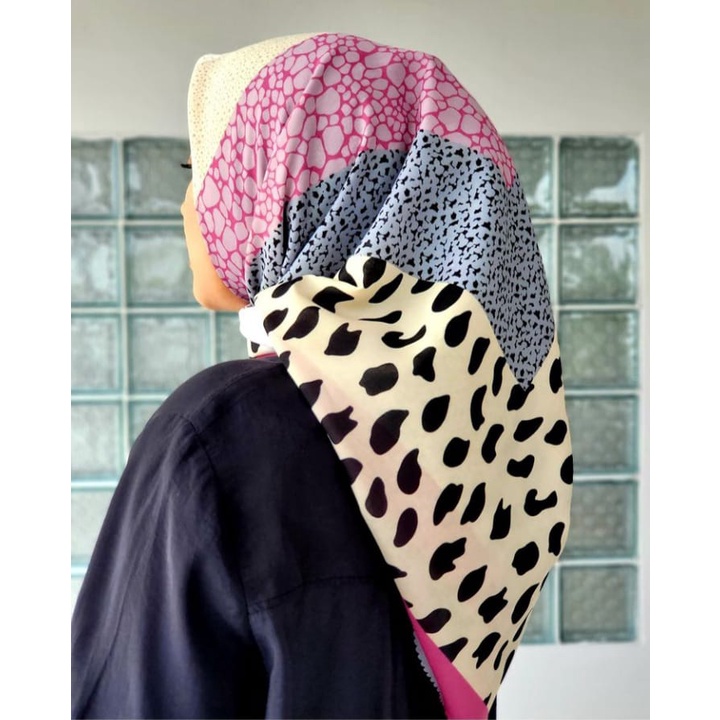 Hijab Segiempat Motip Voal Motif Terbaru Lasercut Hijab Segiempat Voal Motif Printing Kerudung Segiempat Voal Jilbab Segiempat Voal Motip,Kerudung Segiempat GROSIRR-3