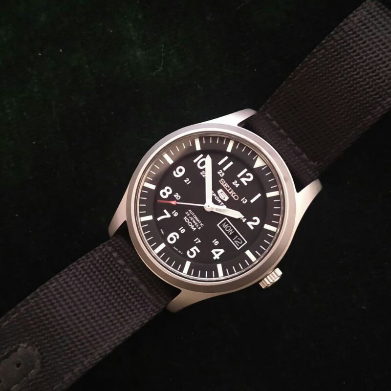 Seiko 5 Sport SNZG15K1 Military Automatic Original