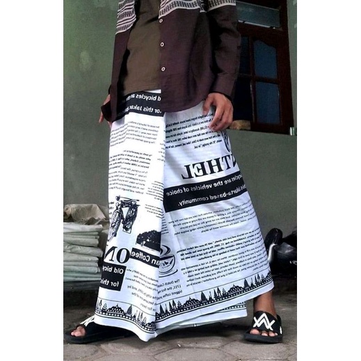 SARUNG KORAN BATIK SABILA TERBARU Sarung koran hitam Sarung gambar koran unik sarung batik koran