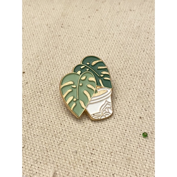 BROSS PIN ENAMEL