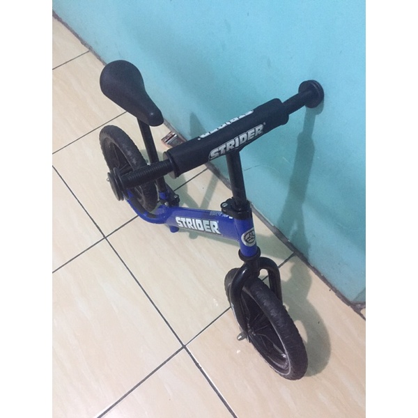 STRIDER PRO WARNA ULTRA BLUE PUSH BIKE/BALANCE BIKE SECOND