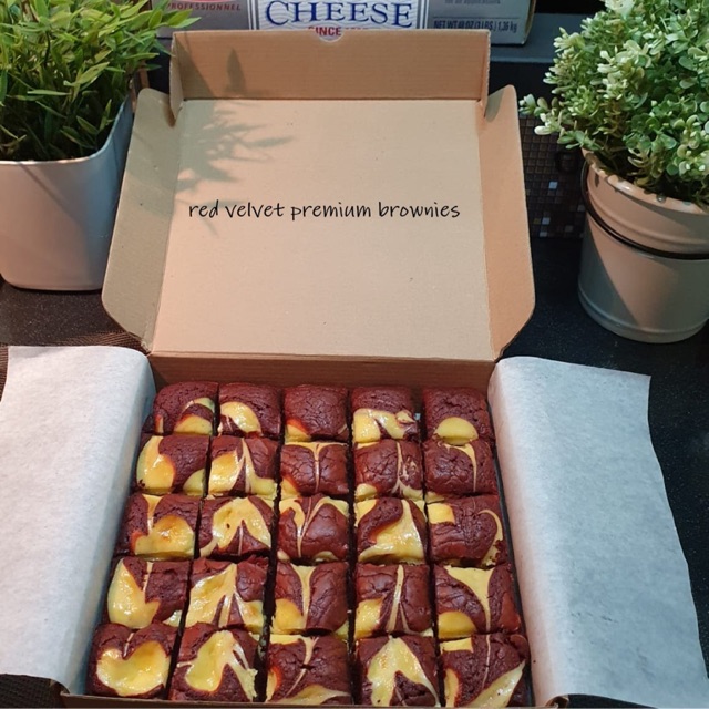 

Red Velvet Premium Brownies #ada sensasi kenikmatan disetiap gigitannya#brownies panggang-#