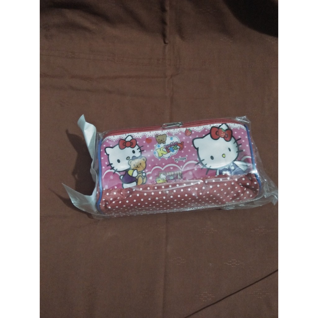 

Kotak Pensil Hello Kitty