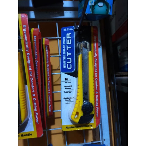 

Pisau Cutter Bazic 18mm