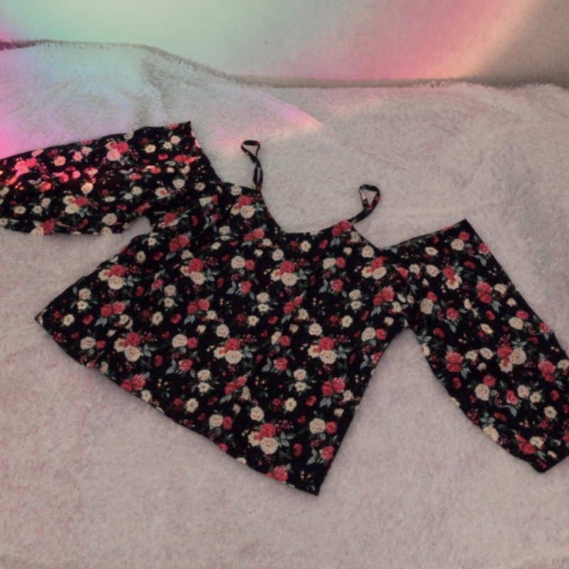 [PRELOVED) BAJU BUNGA BUNGA