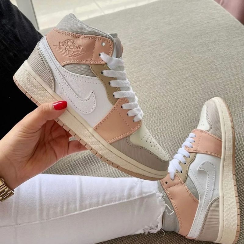 Sepatu Nike Air Jordan 1 Mid SE 'Milan'