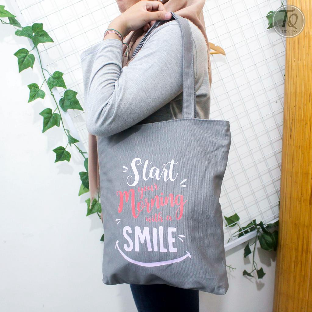 Toke One - Tas Wanita Tote bag Kain Resleting Tote bag cewek cowok Tote bag jinjing Kanvas halus