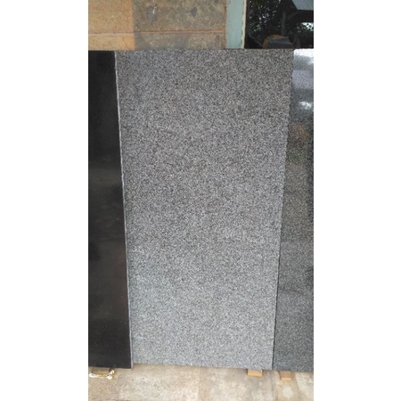 Granit Putih Bintik Hitam 60x120Panjang: 60cmLebar: 120cm