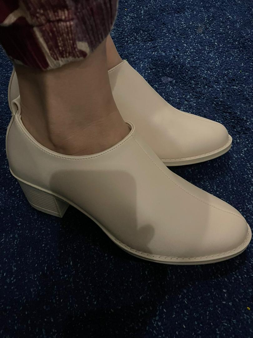 Khakikakiku Jill Oxford Cream