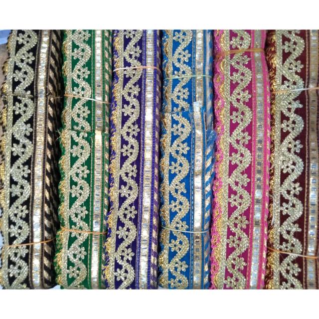 Renda india beludru benang emas