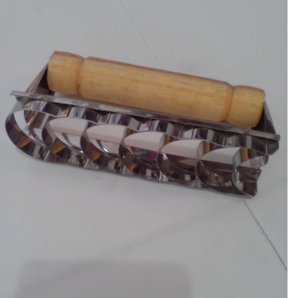 cetakan kue bulan sabit