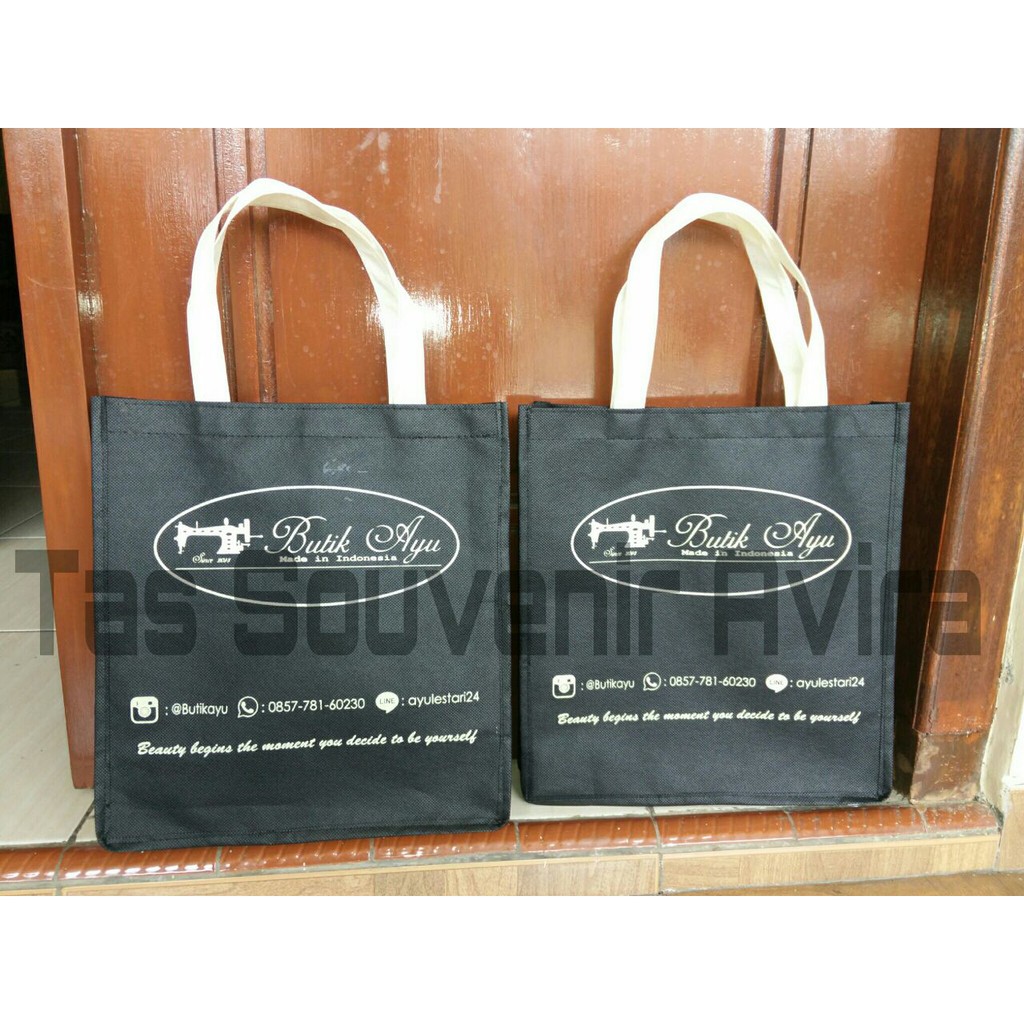 

Tas Promosi / Tas Produk / Tas Toko / Tas Souvenir Ukuran 25x10x30