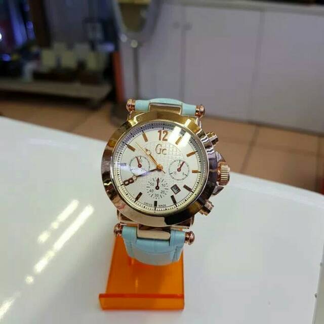 Jam tangan wanita guess baby blue