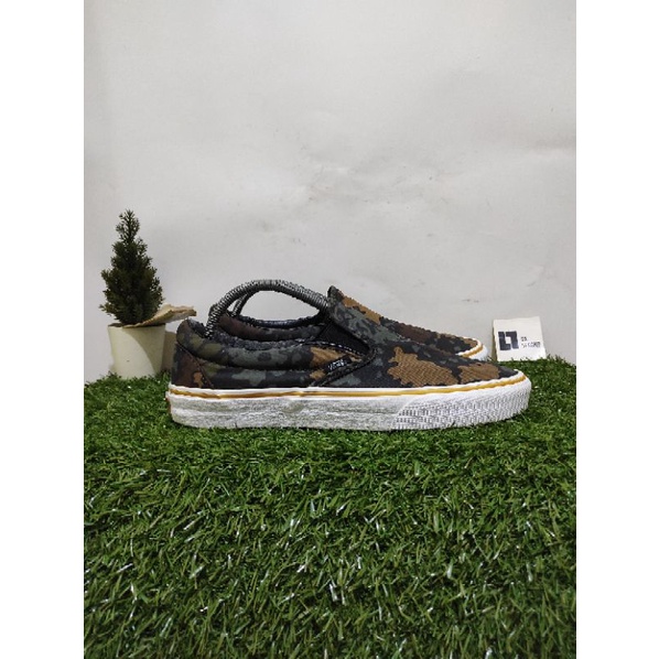 vans classic slip on camo second bekas preloved