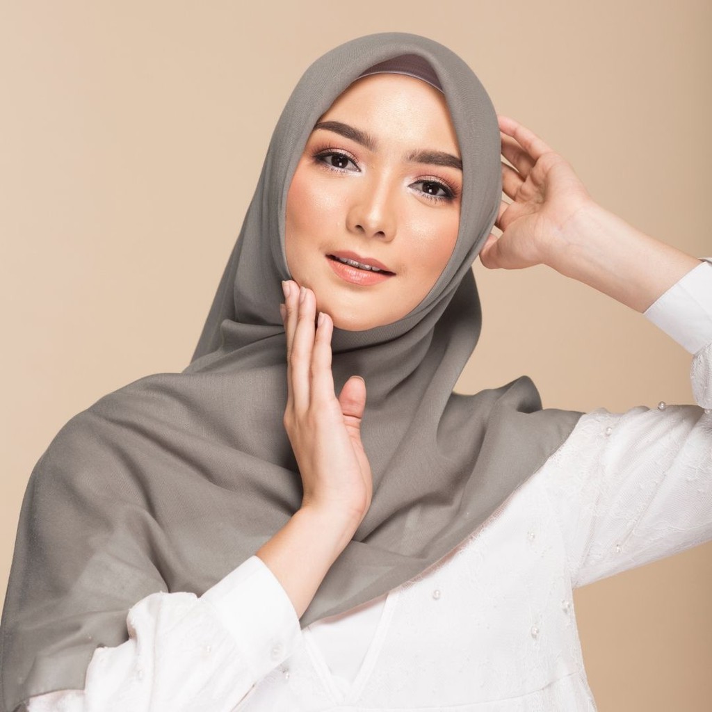 elzatta Jilbab Segi Empat Keisha Sadia Basic 2-823 - Abu Sedang 2