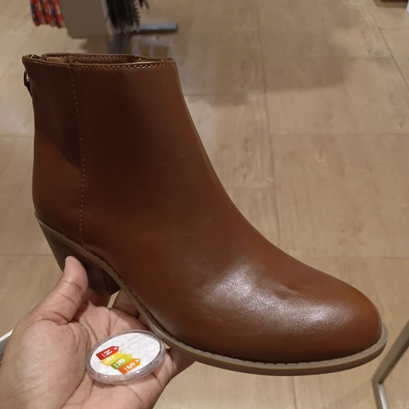 PAYLESS BOOTS - PEPPA COGNAC 192223 BY AMERICAN EAGLE