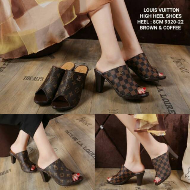 LOUIS VUITTON SHOES 9320-22
W