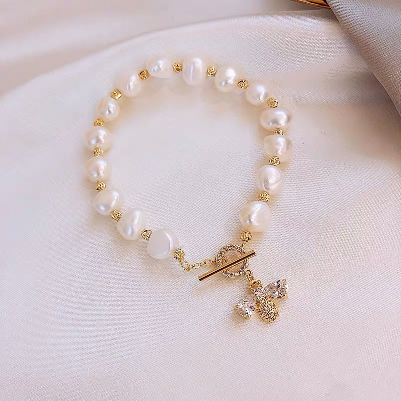 Gelang Tangan Alloy Emas Desain Lebah Hias Zircon Mutiara Berlian Imitasi Gaya Korea Untuk Wanita