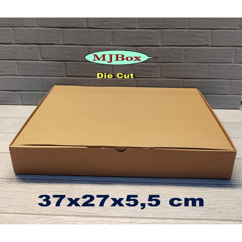 

KARDUS UK. 37x27x5,5 CM......MODEL KARTON BOX .UKURAN DONUT 12 PCS