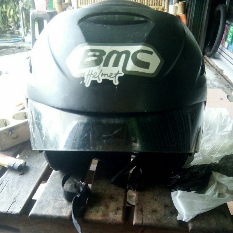 

helm bmc nonminus harga mahal bareng,dapat diselokan