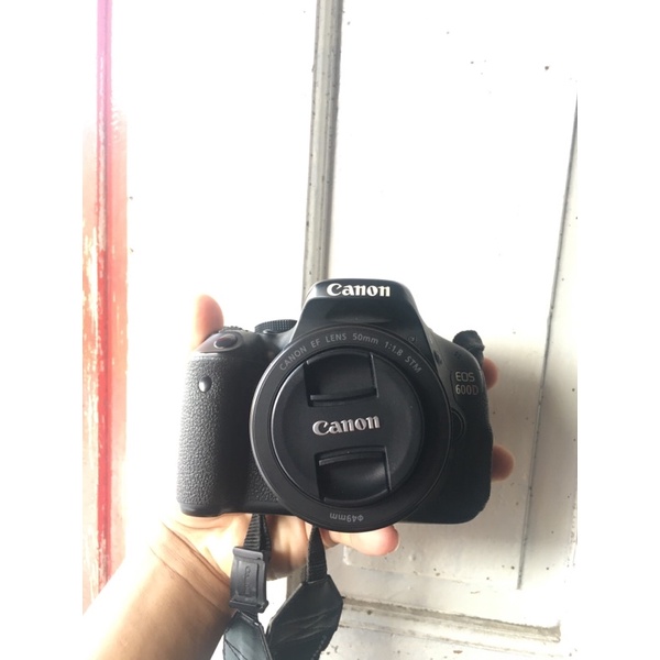 CANON 600 D+ Lensa fix 50mm