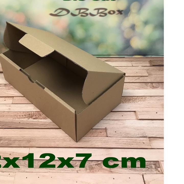 

✴ ( 10 Pcs ) Kardus uk. 22x12x7 cm...Die Cut untuk kotak Kue Bolu -Aksesoris - dll, model box pizza ♛
