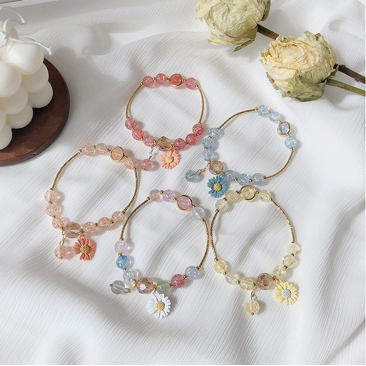 Crystal Bracelet with Daisy Flowers Handmade Elastic Bracelets for Women Girls Fashion Jewelry Gifts