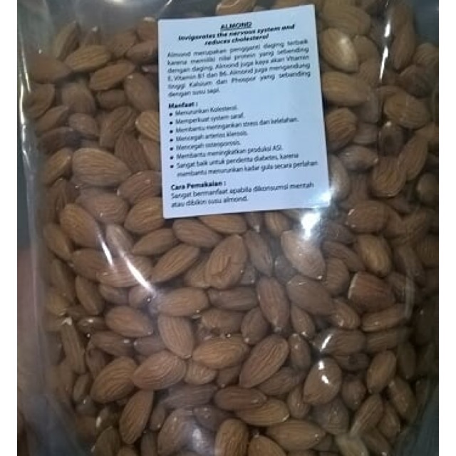 

Kacang almond mentah 500 gram