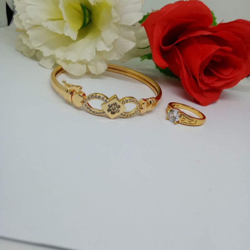 gelang set cincin 23, gelang perhiasan fashion wanita import, gelang perhiasan mirip mas asli.