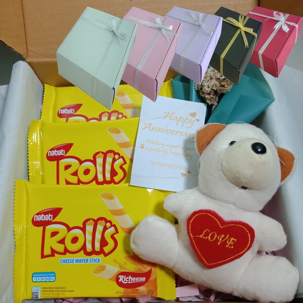 

Kado Wisuda | Hampers gift box | kado Ulang Tahun | Kado Cewek | Hamper hijab