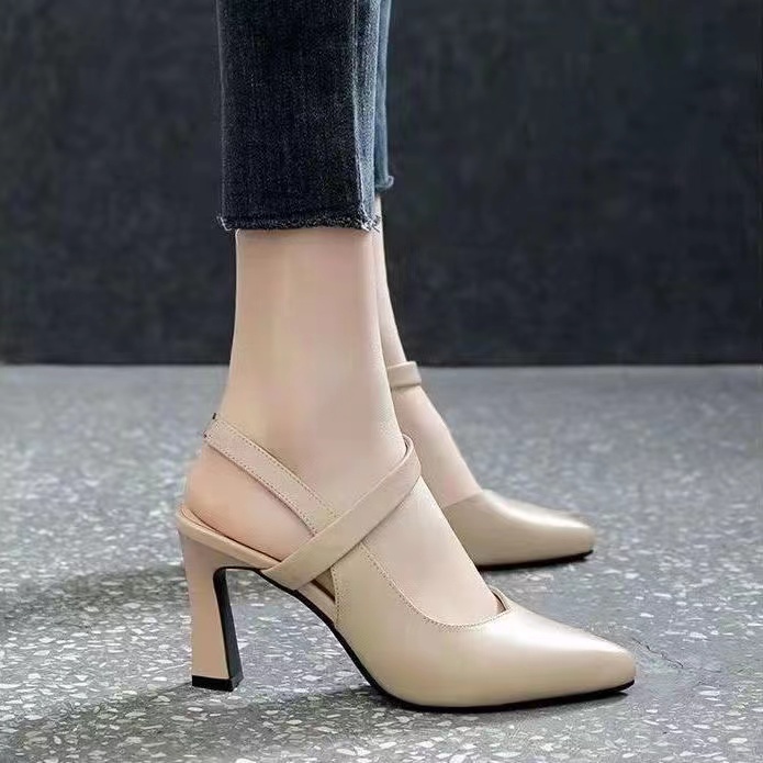 Sepatu Wanita Import Ujung Lancip Dengan Pengait Belakang Heels 7 cm