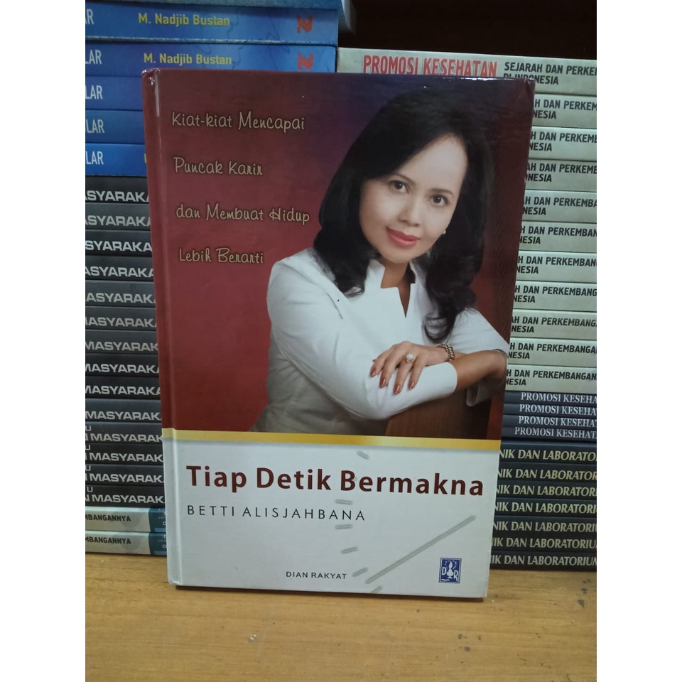 BUKU TIAP DETIK BERMAKNA HC