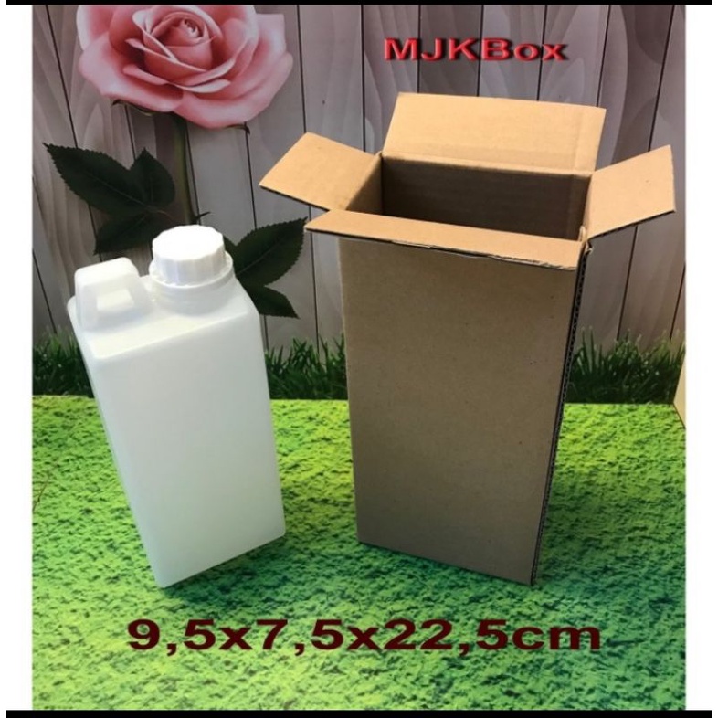 

Kardus Karton Box Uk 9,5x7,5x22,5 cm Jerigen 1 liter model Indomie