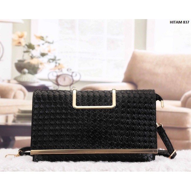 WD837 Hitam / Gold / Silver