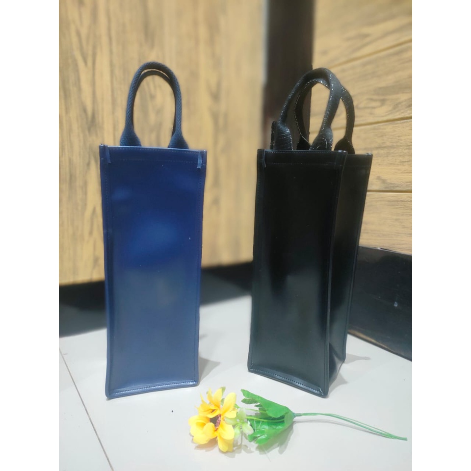 tas botol air minum 2 liter bahan sintetis premium tebal glossy dan kokoh size 12x12x33 cm