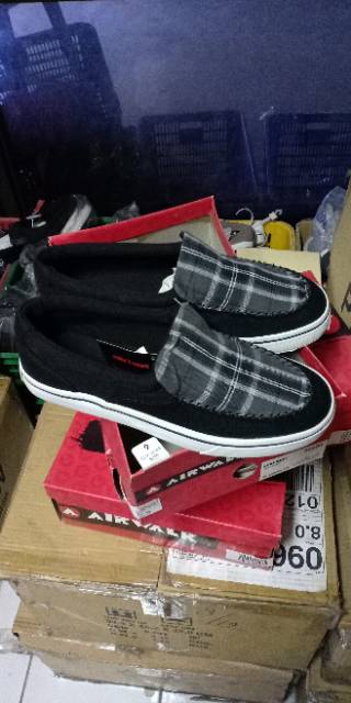 Airwalk surf moc size